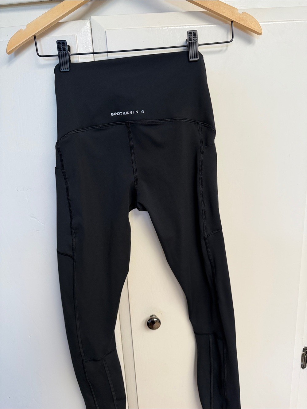 Women's Black High-Rise Performance Leggings - Picture 6 of 10